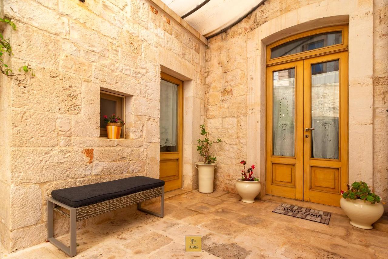 Petralu By La Puglia In Un Trullo Villa Locorotondo Eksteriør billede